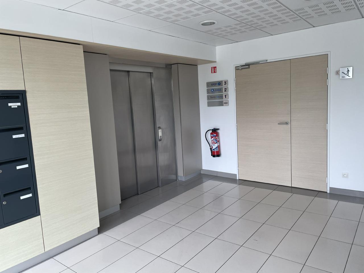 Bureau Tours 100m² Location bureau Tours Indre-et-Loire OLBUR2314756 9